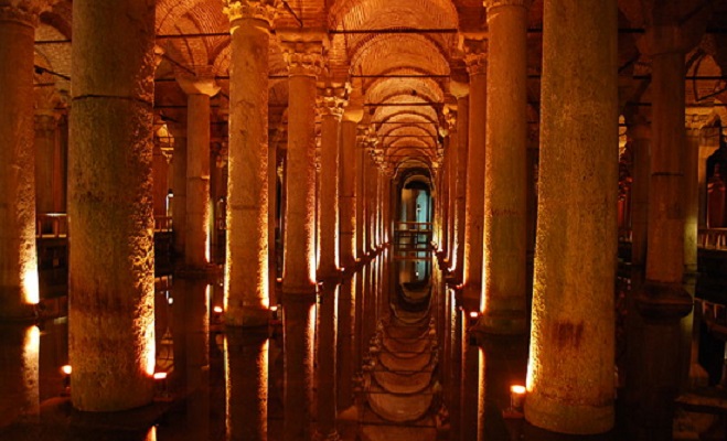 Cisterna Basilica Junto A Santa Sofia Estambul