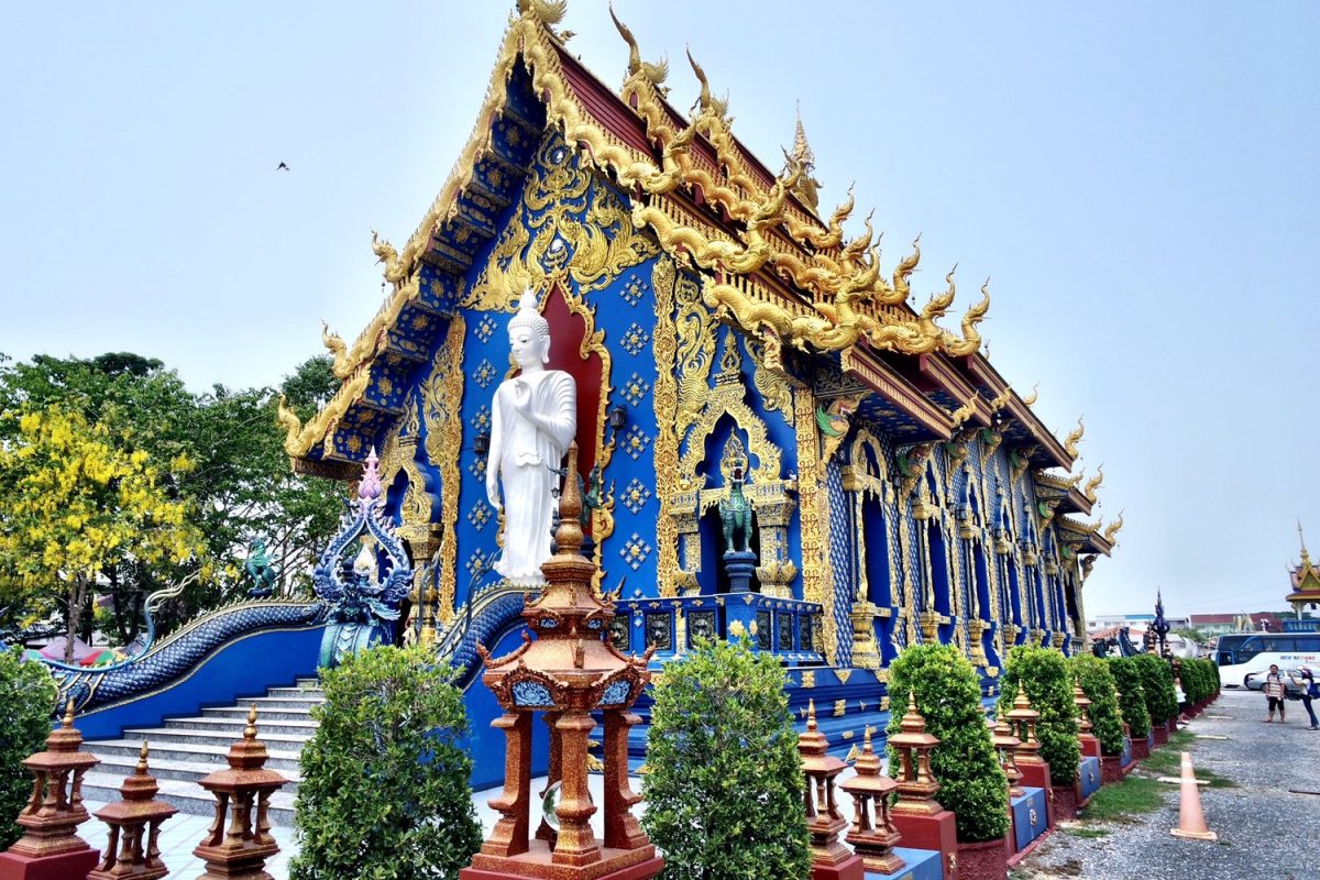 2 ngôi chùa đặc sắc tại Chiangmai, Chiangrai Thái Lan - Wat Rong Suea Ten 4